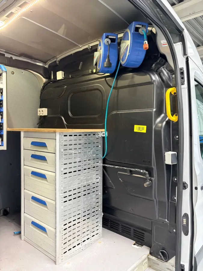 Servicewagen 350 2.0 TDCI 131PK euro6 L2H2 3Persoons Trend 3Persoons, Sortimo werkplaats inrichting, RIJKLAARPRIJS