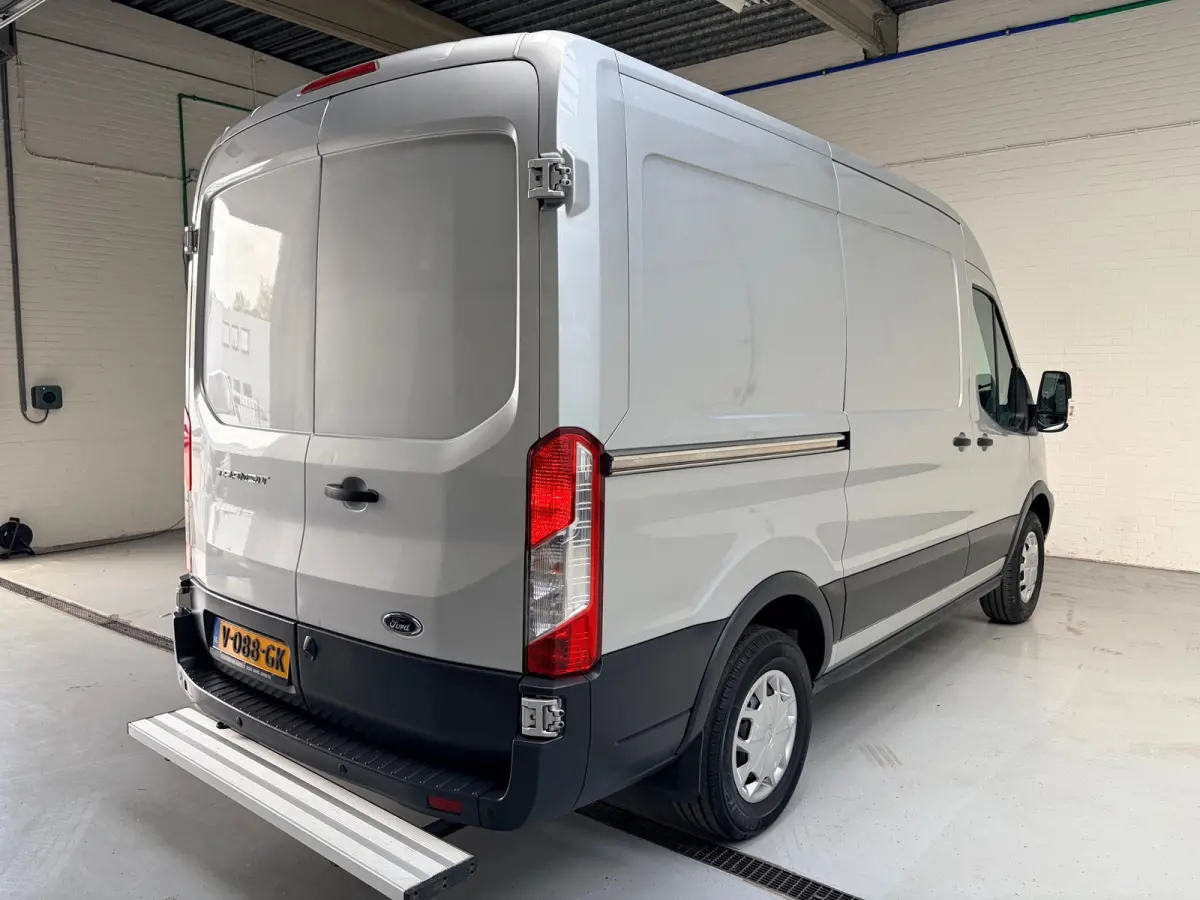Servicewagen 350 2.0 TDCI 131PK euro6 L2H2 3Persoons Trend 3Persoons, Sortimo werkplaats inrichting, RIJKLAARPRIJS