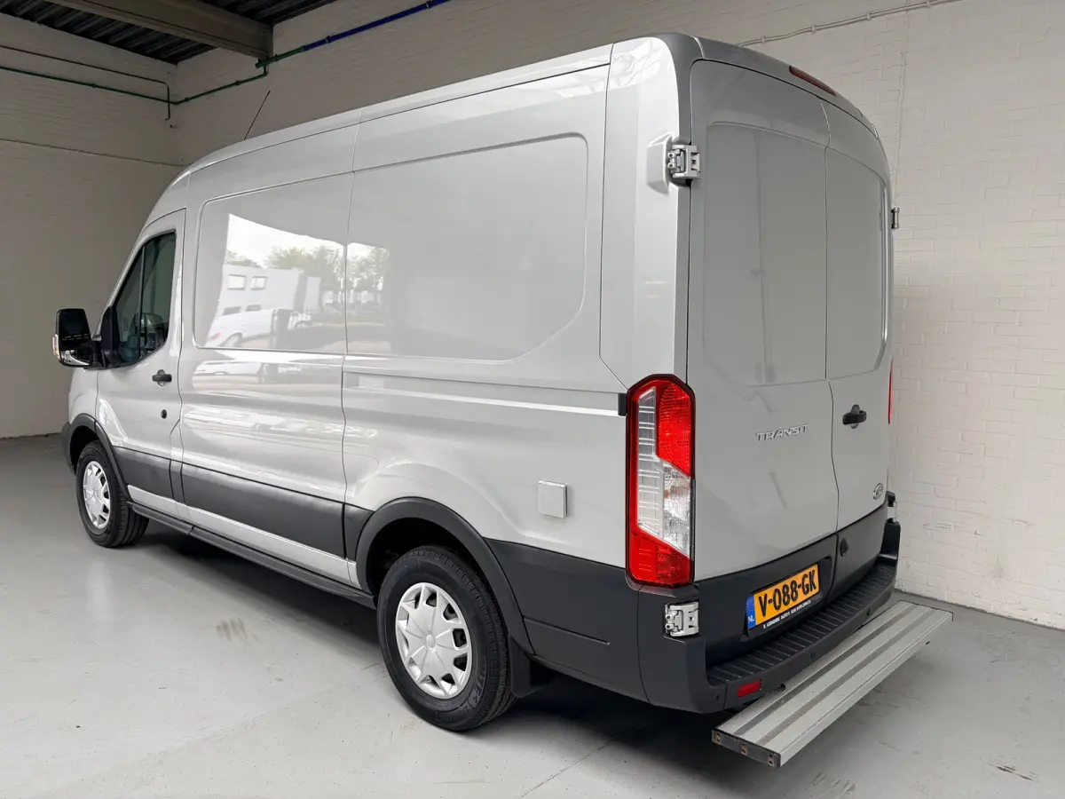 Servicewagen 350 2.0 TDCI 131PK euro6 L2H2 3Persoons Trend 3Persoons, Sortimo werkplaats inrichting, RIJKLAARPRIJS