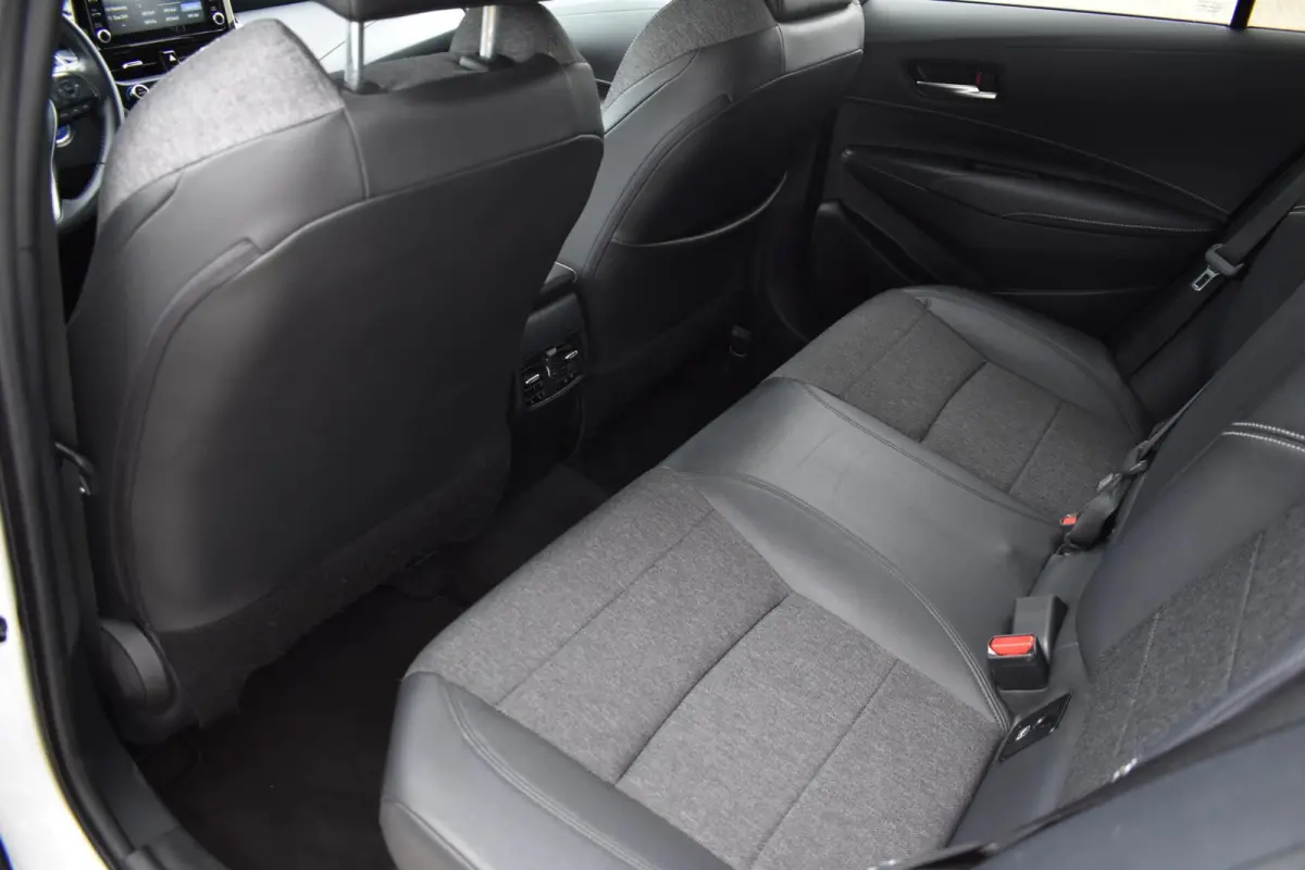 1.8 Hybrid Dynamic | Carplay | Lane Assist | Cruise Control |