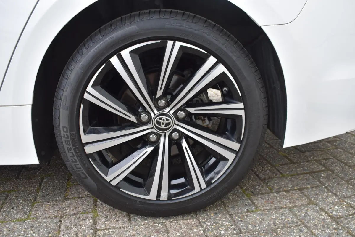 1.8 Hybrid Dynamic | Carplay | Lane Assist | Cruise Control |