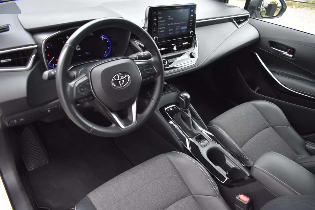 1.8 Hybrid Dynamic | Carplay | Lane Assist | Cruise Control |