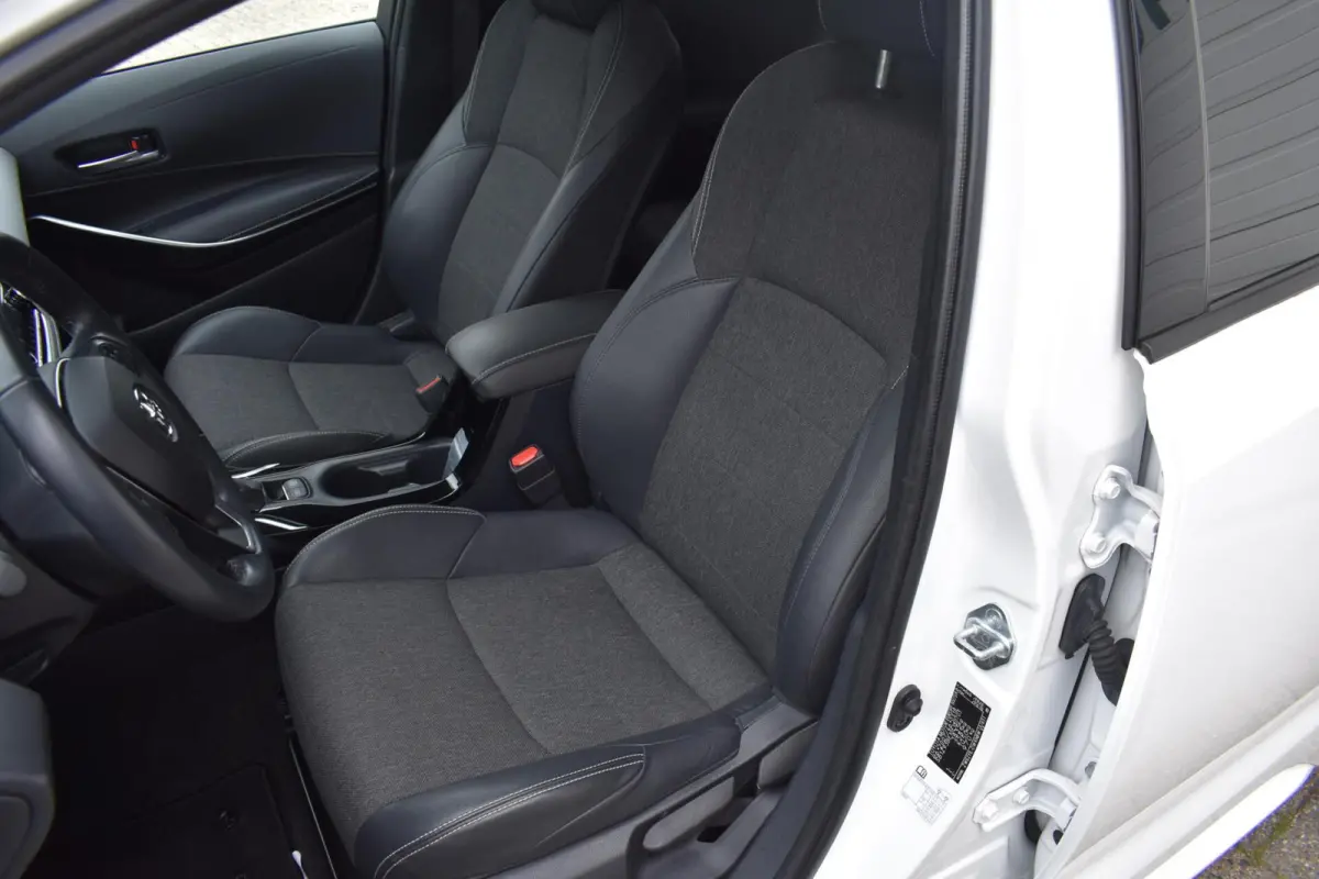 1.8 Hybrid Dynamic | Carplay | Lane Assist | Cruise Control |