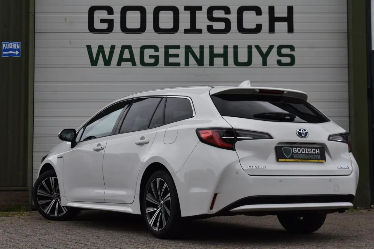 1.8 Hybrid Dynamic | Carplay | Lane Assist | Cruise Control |