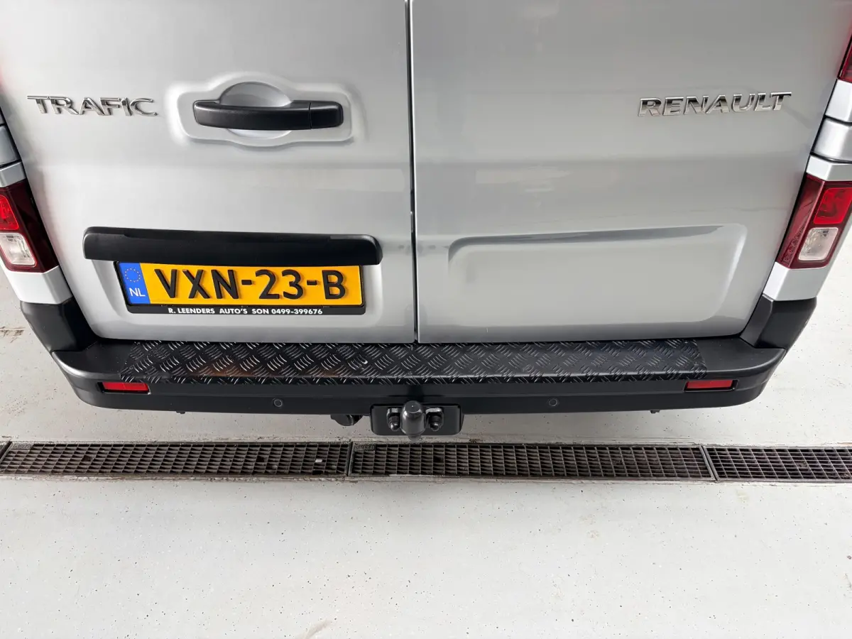 2.0 dCi 110pk euro6 T30 L2H1 Comfort 3Persoons, Airco, CruiseControl, Trekhaak, RIJKLAARPRIJS! NEDERLANDSE BUS!