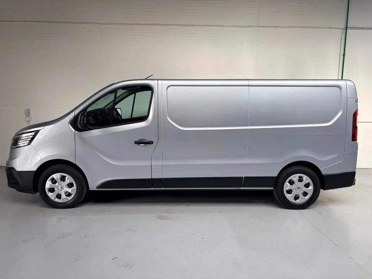 2.0 dCi 110pk euro6 T30 L2H1 Comfort 3Persoons, Airco, CruiseControl, Trekhaak, RIJKLAARPRIJS! NEDERLANDSE BUS!