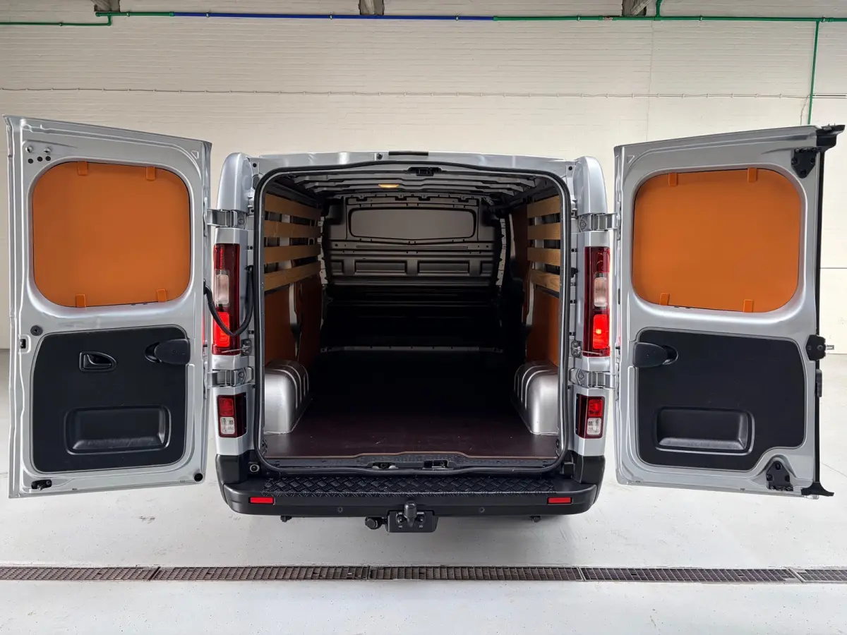 2.0 dCi 110pk euro6 T30 L2H1 Comfort 3Persoons, Airco, CruiseControl, Trekhaak, RIJKLAARPRIJS! NEDERLANDSE BUS!