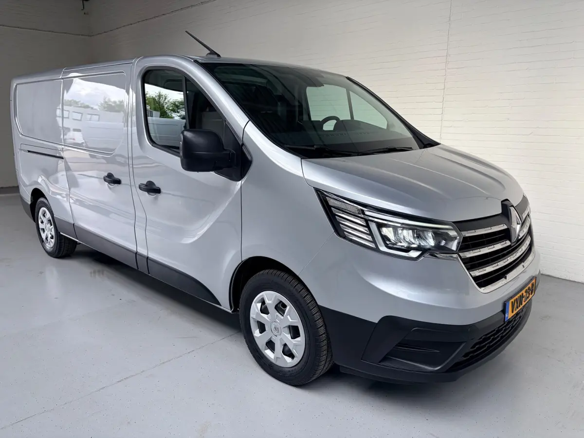 2.0 dCi 110pk euro6 T30 L2H1 Comfort 3Persoons, Airco, CruiseControl, Trekhaak, RIJKLAARPRIJS! NEDERLANDSE BUS!