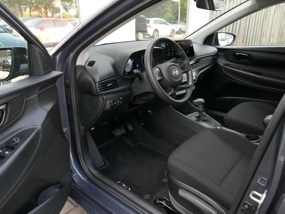 1.0 T-GDI Premium | Apple-/Android Carplay | Achteruitrijcamera | Digitaal dashboard | Stuur-/Stoelverwarming | Climate Control | Lichtmetalen velgen |