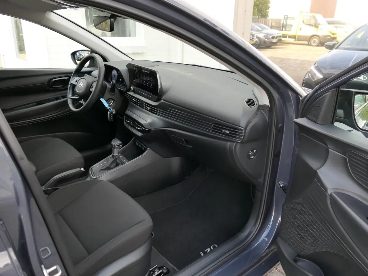 1.0 T-GDI Premium | Apple-/Android Carplay | Achteruitrijcamera | Digitaal dashboard | Stuur-/Stoelverwarming | Climate Control | Lichtmetalen velgen |