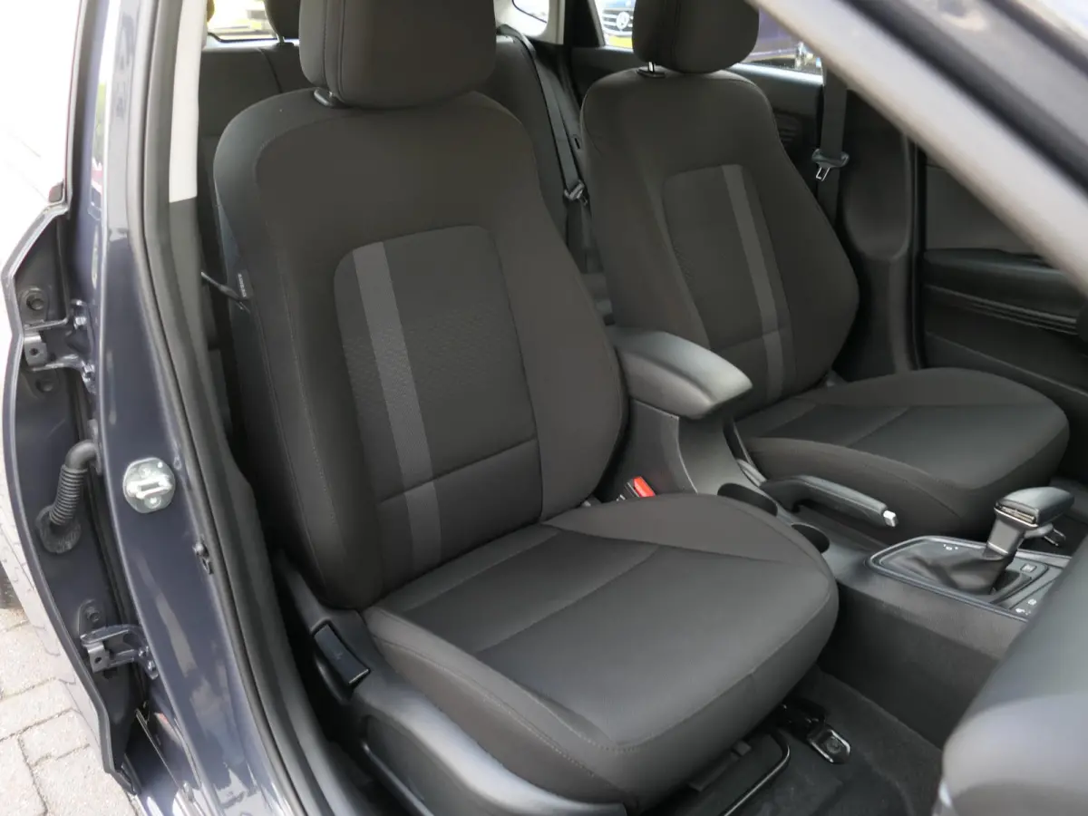 1.0 T-GDI Premium | Apple-/Android Carplay | Achteruitrijcamera | Digitaal dashboard | Stuur-/Stoelverwarming | Climate Control | Lichtmetalen velgen |