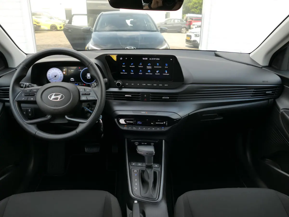 1.0 T-GDI Premium | Apple-/Android Carplay | Achteruitrijcamera | Digitaal dashboard | Stuur-/Stoelverwarming | Climate Control | Lichtmetalen velgen |