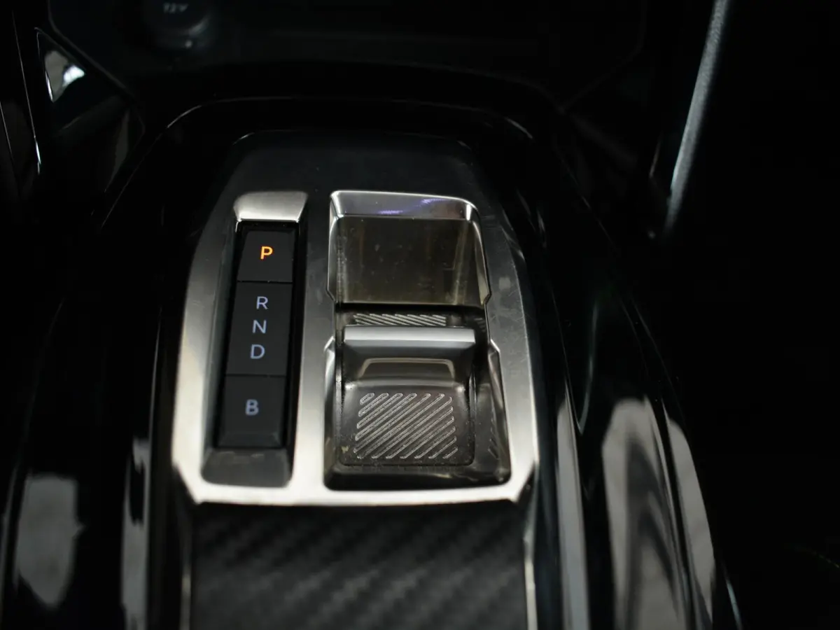 EV GT 50 kWh | Apple CarPlay / Android Auto | Keyless Entry | Parkeersensoren voor en achter |