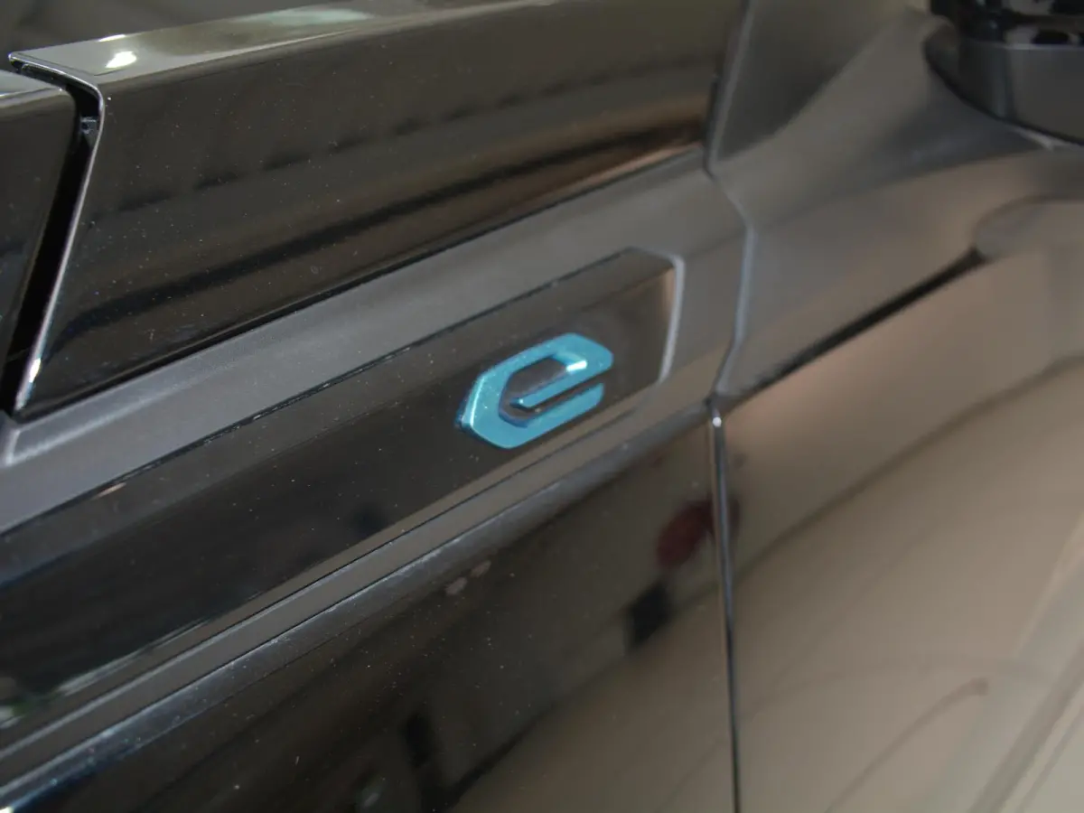 EV GT 50 kWh | Apple CarPlay / Android Auto | Keyless Entry | Parkeersensoren voor en achter |