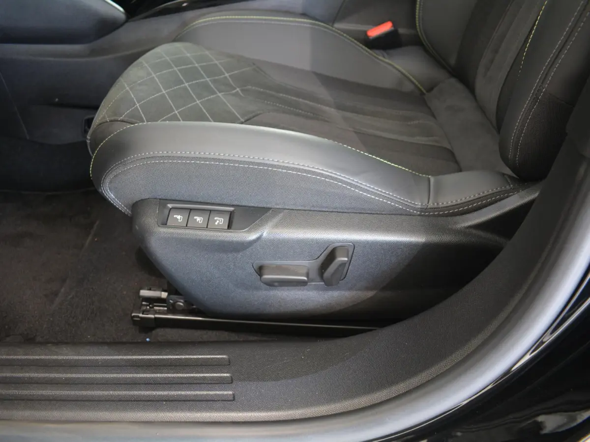 EV GT 50 kWh | Apple CarPlay / Android Auto | Keyless Entry | Parkeersensoren voor en achter |