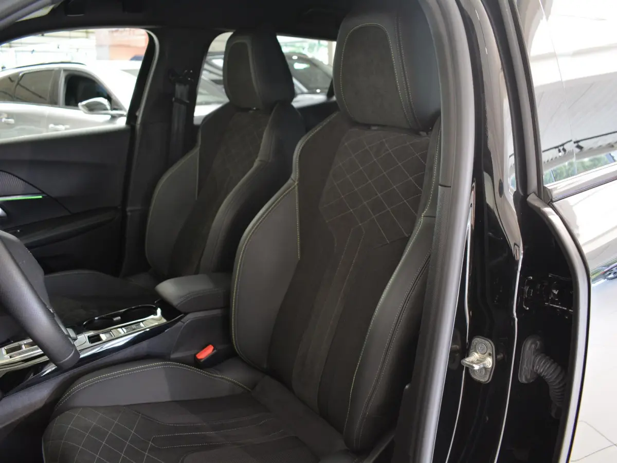 EV GT 50 kWh | Apple CarPlay / Android Auto | Keyless Entry | Parkeersensoren voor en achter |