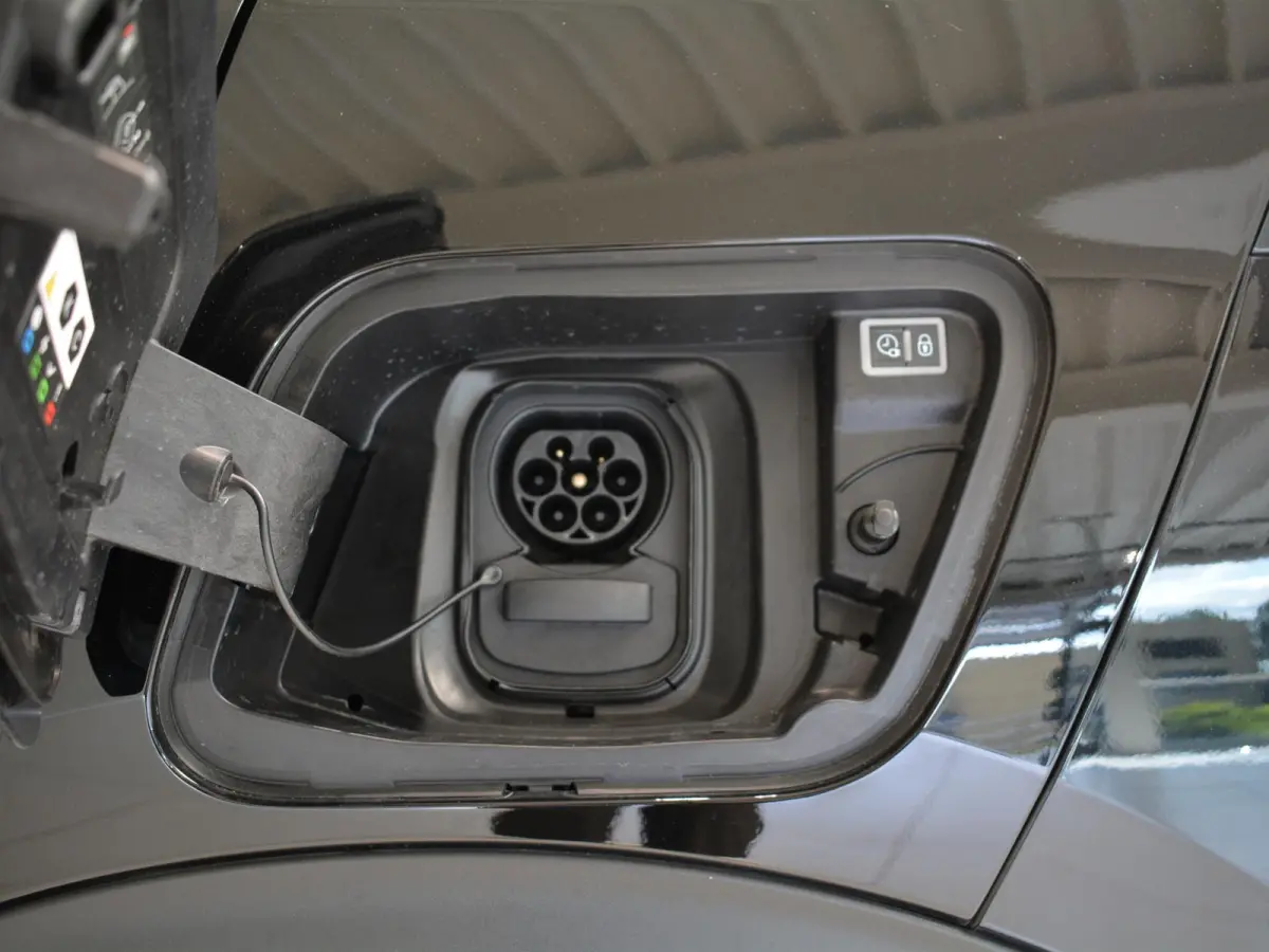 EV GT 50 kWh | Apple CarPlay / Android Auto | Keyless Entry | Parkeersensoren voor en achter |