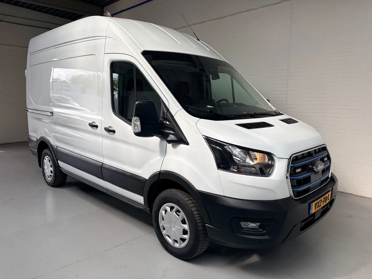 SERVICEWAGEN ELEKTRISCH AUTOMAAT 350 L2H3 Trend 68 kWh BOTT INRICHTING, V230 OMVORMER, RIJKLAARPRIJS!