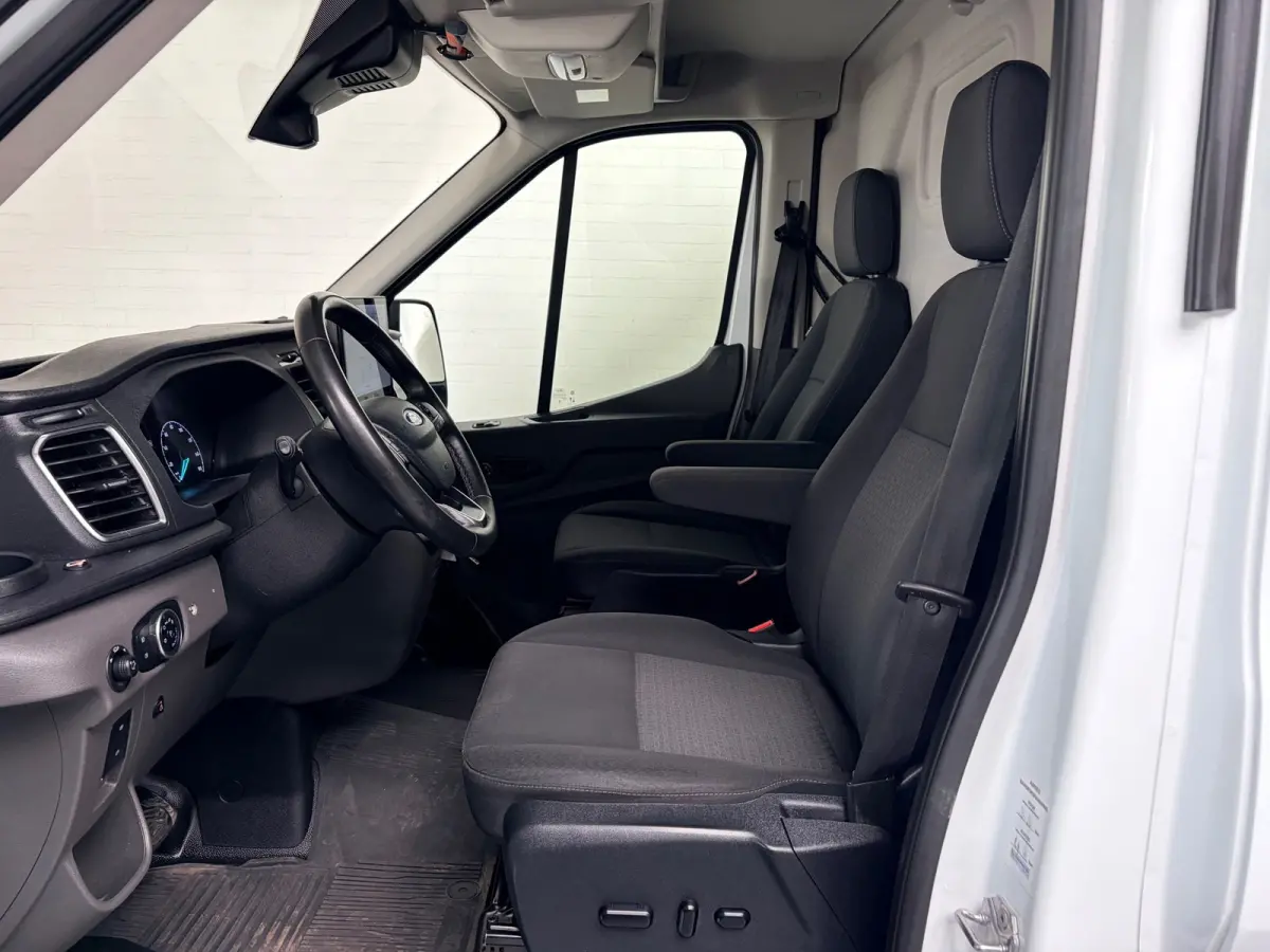 SERVICEWAGEN ELEKTRISCH AUTOMAAT 350 L2H3 Trend 68 kWh BOTT INRICHTING, V230 OMVORMER, RIJKLAARPRIJS!