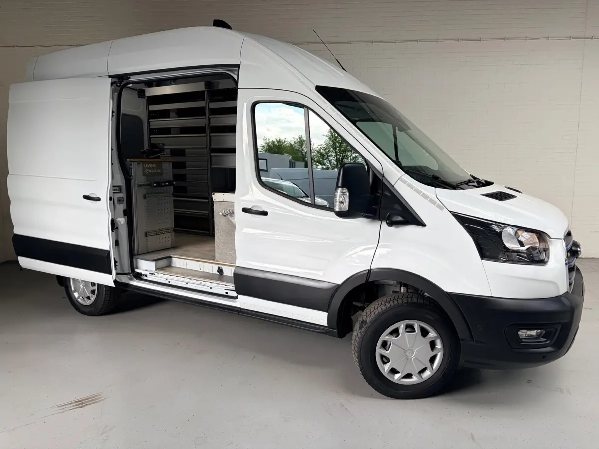SERVICEWAGEN ELEKTRISCH AUTOMAAT 350 L2H3 Trend 68 kWh BOTT INRICHTING, V230 OMVORMER, RIJKLAARPRIJS!