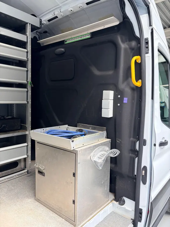 SERVICEWAGEN ELEKTRISCH AUTOMAAT 350 L2H3 Trend 68 kWh BOTT INRICHTING, V230 OMVORMER, RIJKLAARPRIJS!