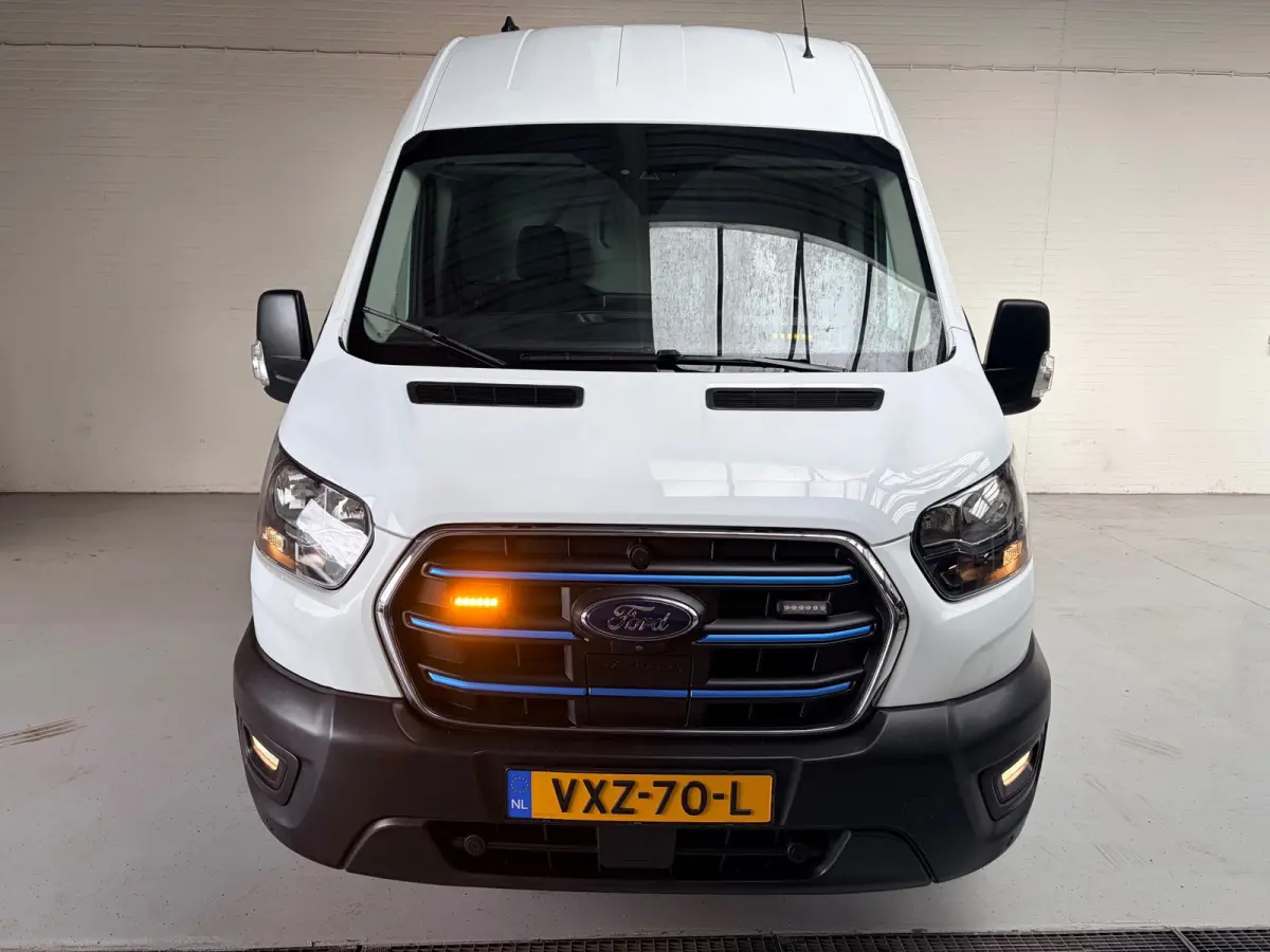 SERVICEWAGEN ELEKTRISCH AUTOMAAT 350 L2H3 Trend 68 kWh BOTT INRICHTING, V230 OMVORMER, RIJKLAARPRIJS!