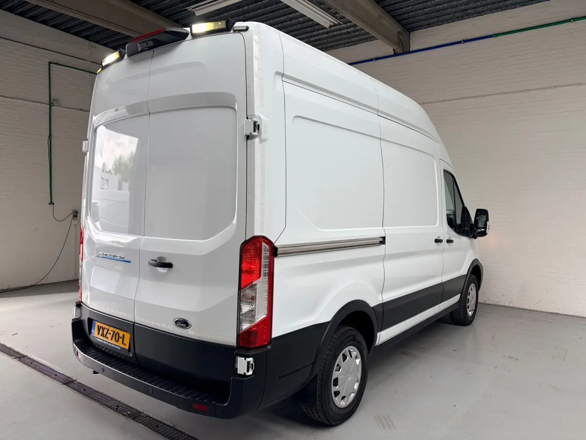 SERVICEWAGEN ELEKTRISCH AUTOMAAT 350 L2H3 Trend 68 kWh BOTT INRICHTING, V230 OMVORMER, RIJKLAARPRIJS!