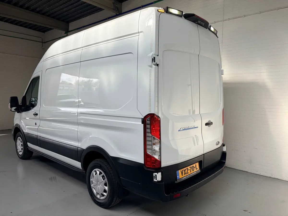 SERVICEWAGEN ELEKTRISCH AUTOMAAT 350 L2H3 Trend 68 kWh BOTT INRICHTING, V230 OMVORMER, RIJKLAARPRIJS!