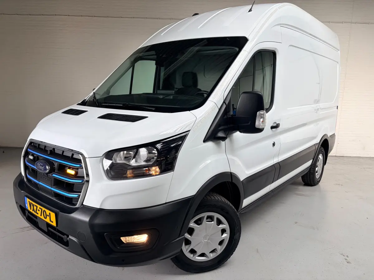 SERVICEWAGEN ELEKTRISCH AUTOMAAT 350 L2H3 Trend 68 kWh BOTT INRICHTING, V230 OMVORMER, RIJKLAARPRIJS!