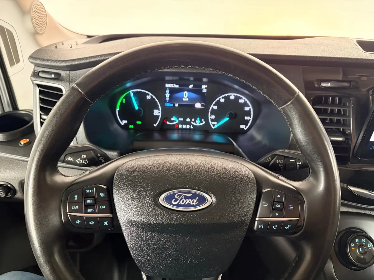 SERVICEWAGEN ELEKTRISCH AUTOMAAT 350 L2H3 Trend 68 kWh BOTT INRICHTING, V230 OMVORMER, RIJKLAARPRIJS!