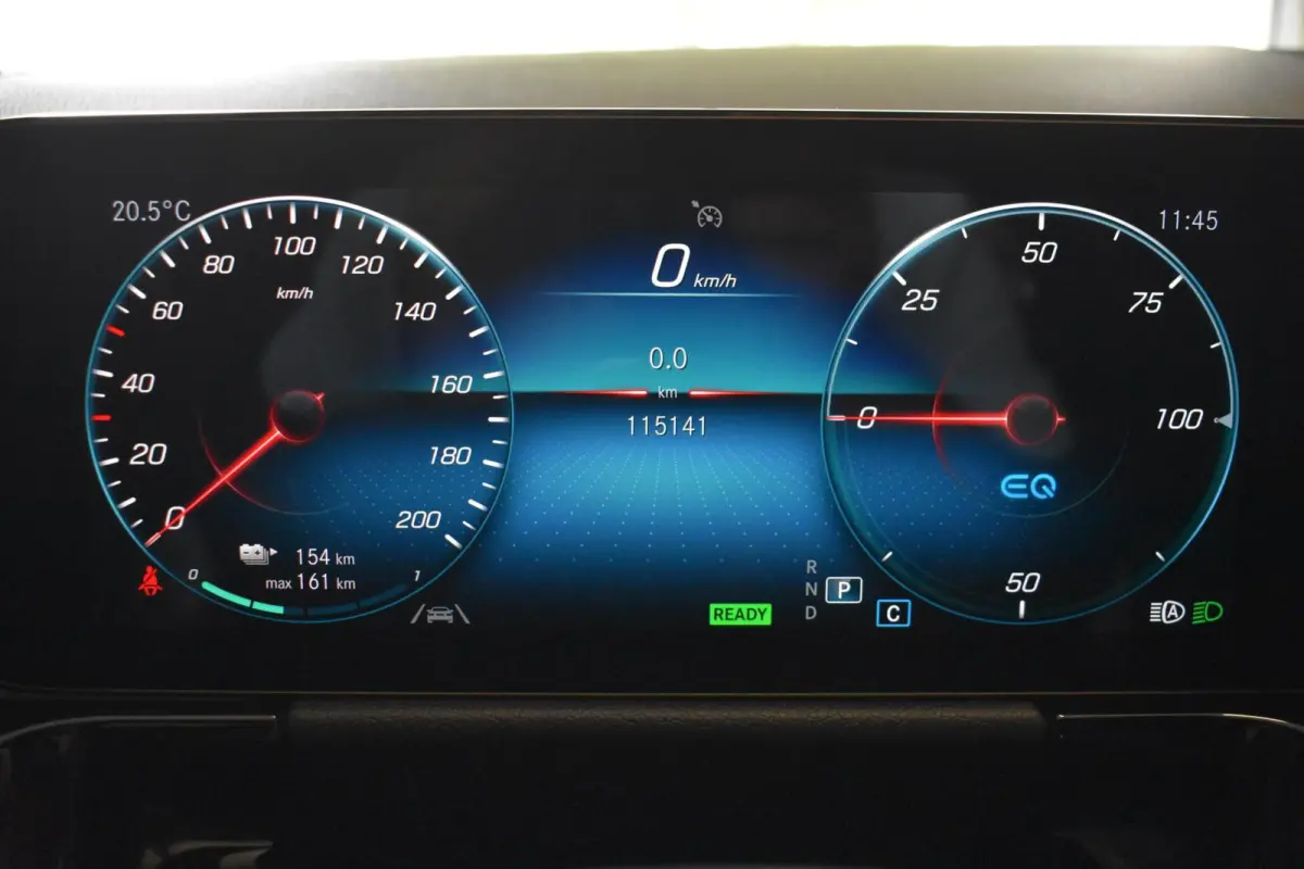 250 Business Solution Luxury 67 kWh| SOH 95,6 % | Sfeerverlichting | Camera | Stoelverwarming |