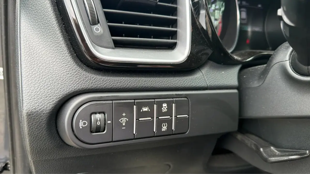1.0 T-GDi MHEV DynamicLine (NL-auto, Goed OndH, Carplay, Camera, Navi, Stoel+Stuur Verw, Lane Assist, Etc)