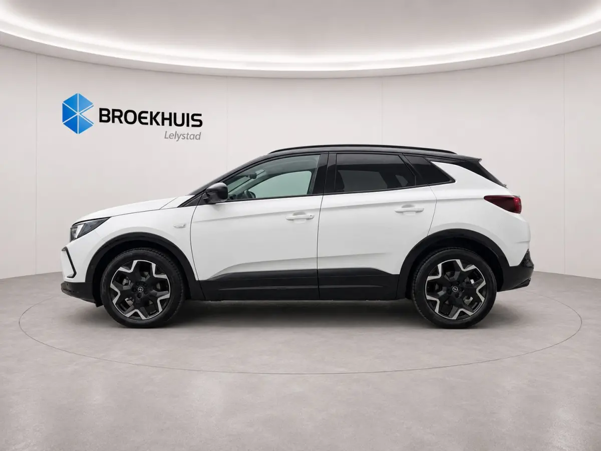1.2 TURBO 130PK LEVEL 4 ULTIMATE AUTOMAAT / NAVI / LEDER / CLIMA / LED / PDC / AGR / 19" LMV / KEYLESS / 360 CAMERA / ALCANTARA / BLUETOOTH / CRUISECONTROL / NIEUWSTAAT !!