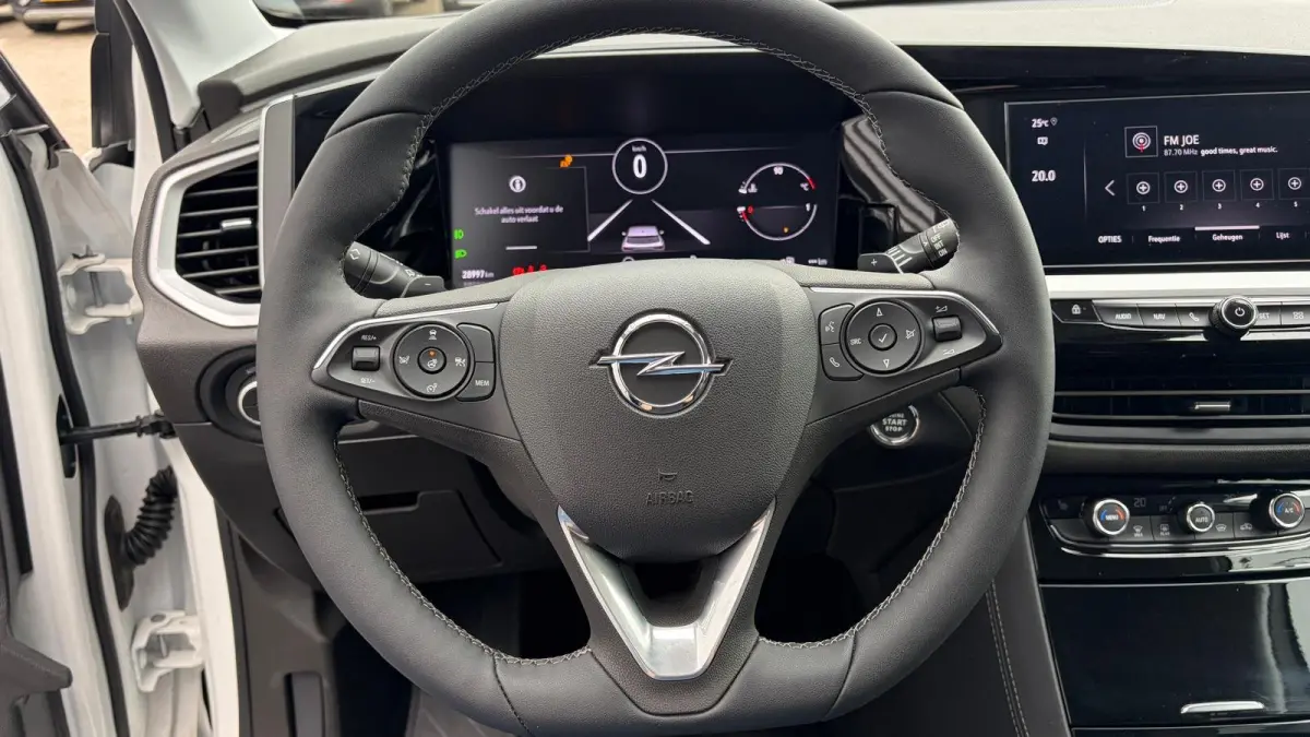 1.2 TURBO 130PK LEVEL 4 ULTIMATE AUTOMAAT / NAVI / LEDER / CLIMA / LED / PDC / AGR / 19" LMV / KEYLESS / 360 CAMERA / ALCANTARA / BLUETOOTH / CRUISECONTROL / NIEUWSTAAT !!