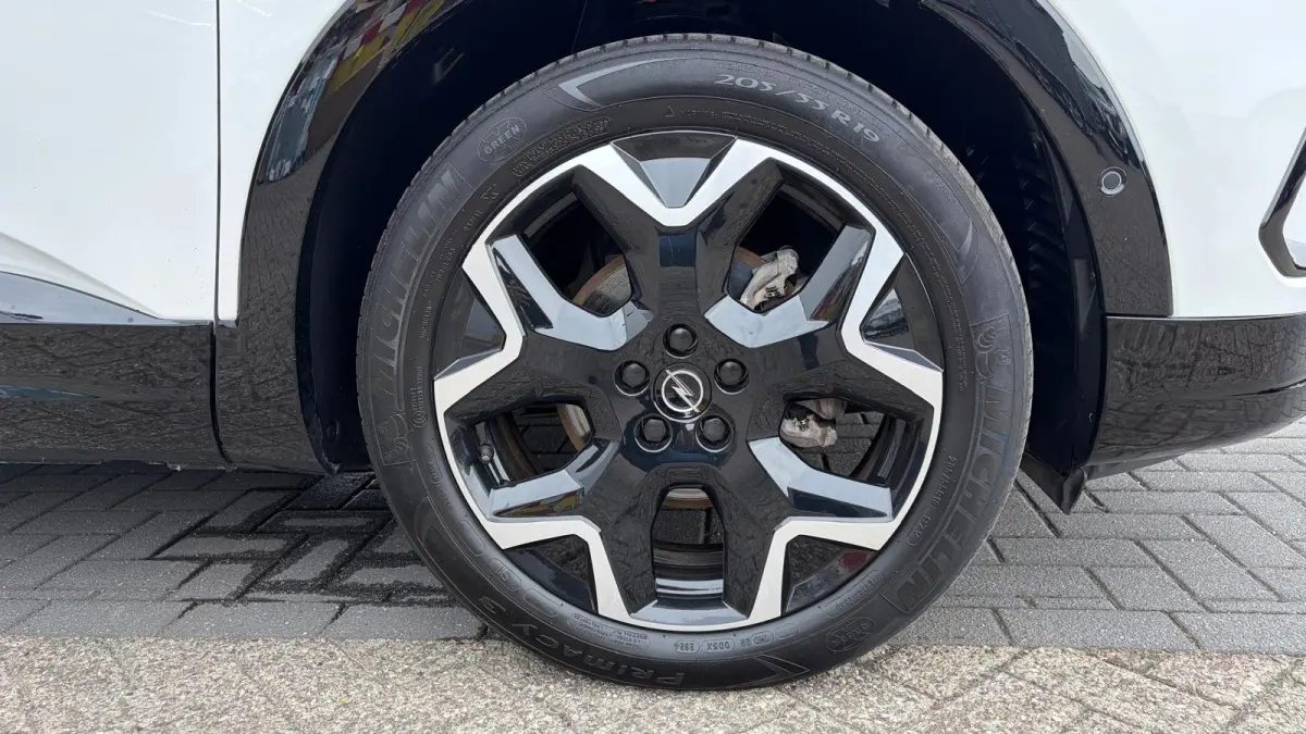 1.2 TURBO 130PK LEVEL 4 ULTIMATE AUTOMAAT / NAVI / LEDER / CLIMA / LED / PDC / AGR / 19" LMV / KEYLESS / 360 CAMERA / ALCANTARA / BLUETOOTH / CRUISECONTROL / NIEUWSTAAT !!