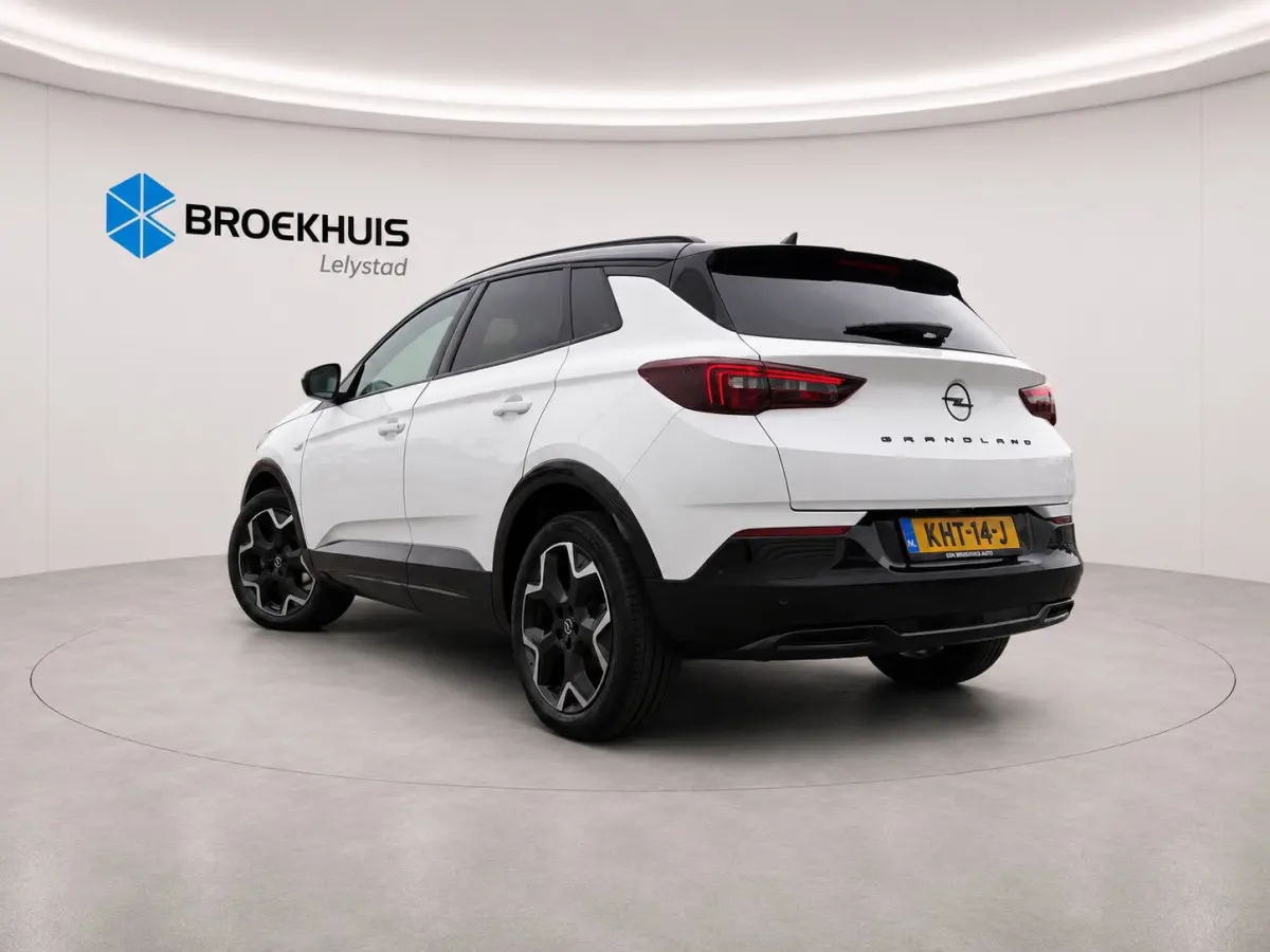 1.2 TURBO 130PK LEVEL 4 ULTIMATE AUTOMAAT / NAVI / LEDER / CLIMA / LED / PDC / AGR / 19" LMV / KEYLESS / 360 CAMERA / ALCANTARA / BLUETOOTH / CRUISECONTROL / NIEUWSTAAT !!