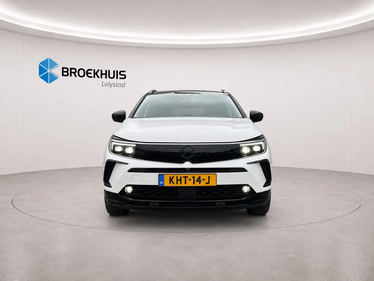 1.2 TURBO 130PK LEVEL 4 ULTIMATE AUTOMAAT / NAVI / LEDER / CLIMA / LED / PDC / AGR / 19" LMV / KEYLESS / 360 CAMERA / ALCANTARA / BLUETOOTH / CRUISECONTROL / NIEUWSTAAT !!