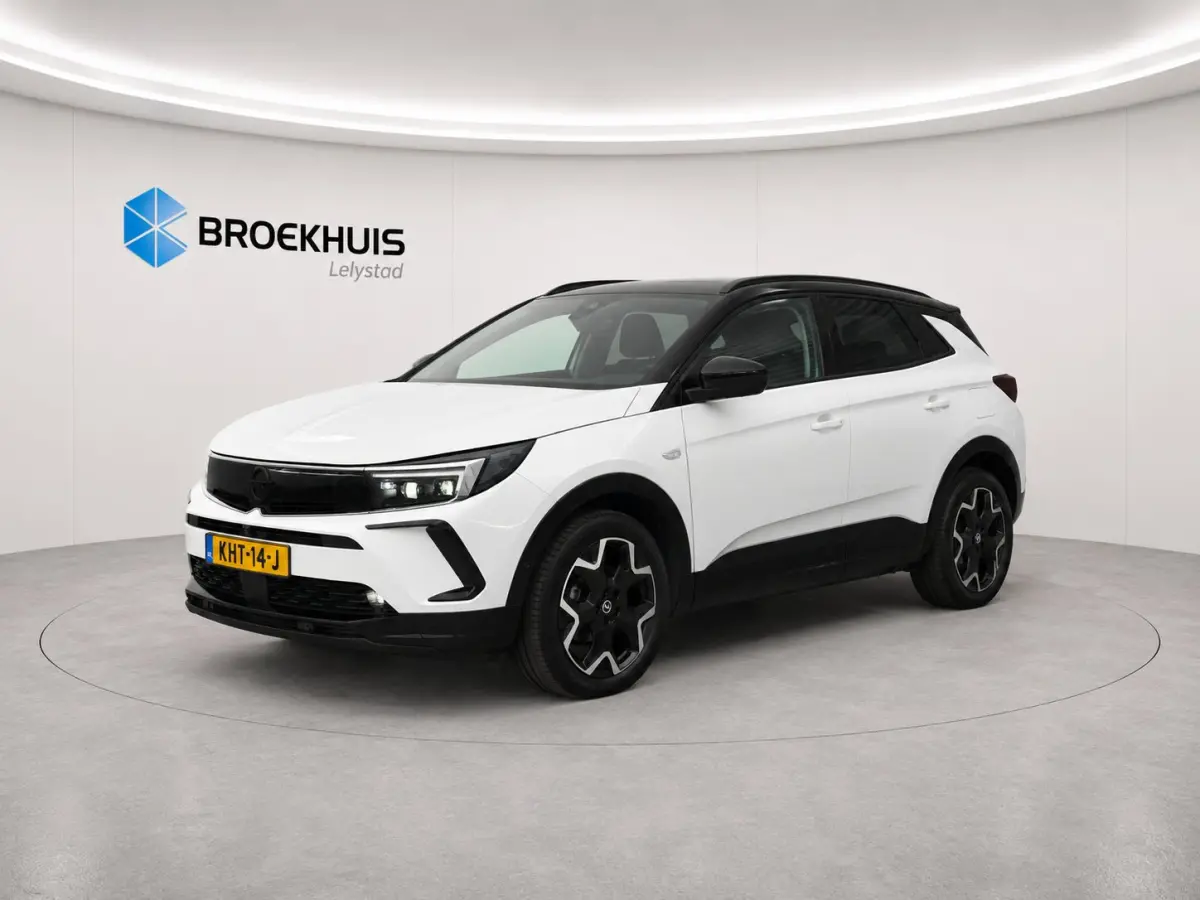 1.2 TURBO 130PK LEVEL 4 ULTIMATE AUTOMAAT / NAVI / LEDER / CLIMA / LED / PDC / AGR / 19" LMV / KEYLESS / 360 CAMERA / ALCANTARA / BLUETOOTH / CRUISECONTROL / NIEUWSTAAT !!