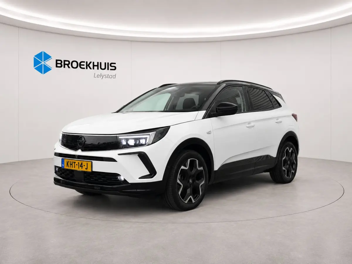 1.2 TURBO 130PK LEVEL 4 ULTIMATE AUTOMAAT / NAVI / LEDER / CLIMA / LED / PDC / AGR / 19" LMV / KEYLESS / 360 CAMERA / ALCANTARA / BLUETOOTH / CRUISECONTROL / NIEUWSTAAT !!