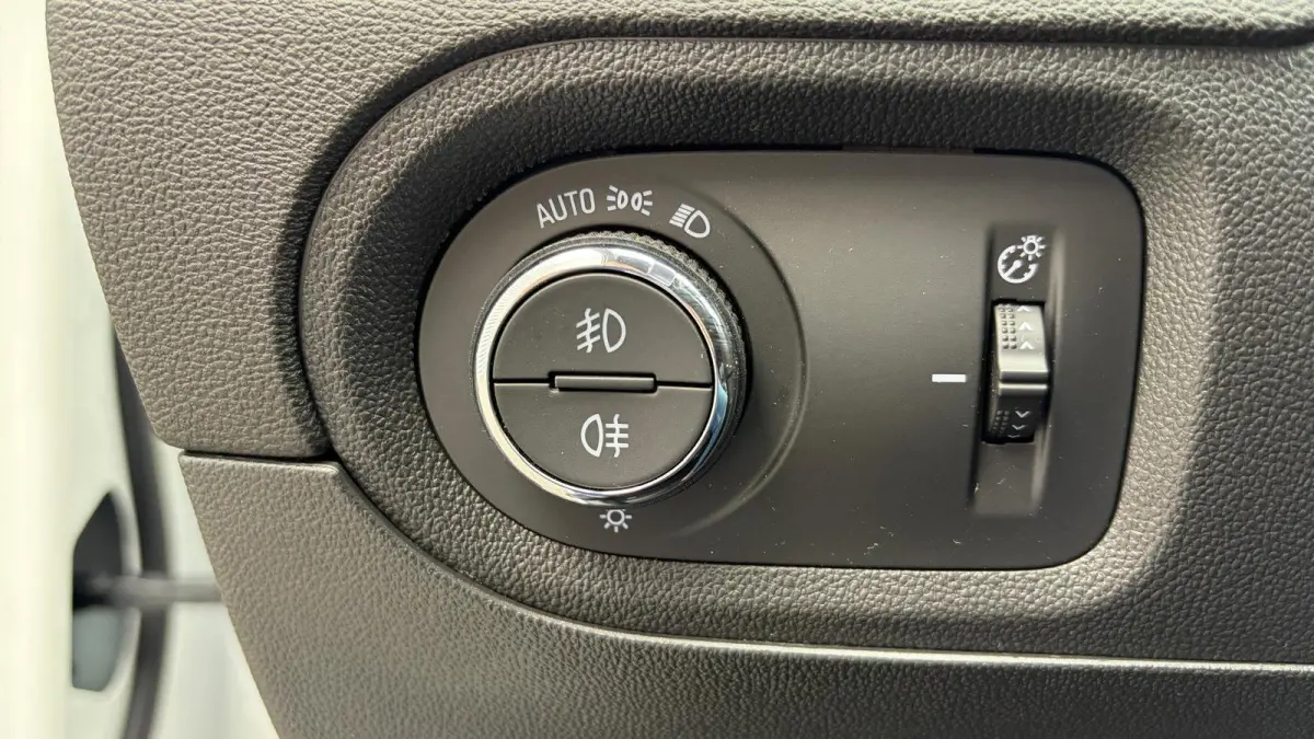 1.2 TURBO 130PK LEVEL 4 ULTIMATE AUTOMAAT / NAVI / LEDER / CLIMA / LED / PDC / AGR / 19" LMV / KEYLESS / 360 CAMERA / ALCANTARA / BLUETOOTH / CRUISECONTROL / NIEUWSTAAT !!