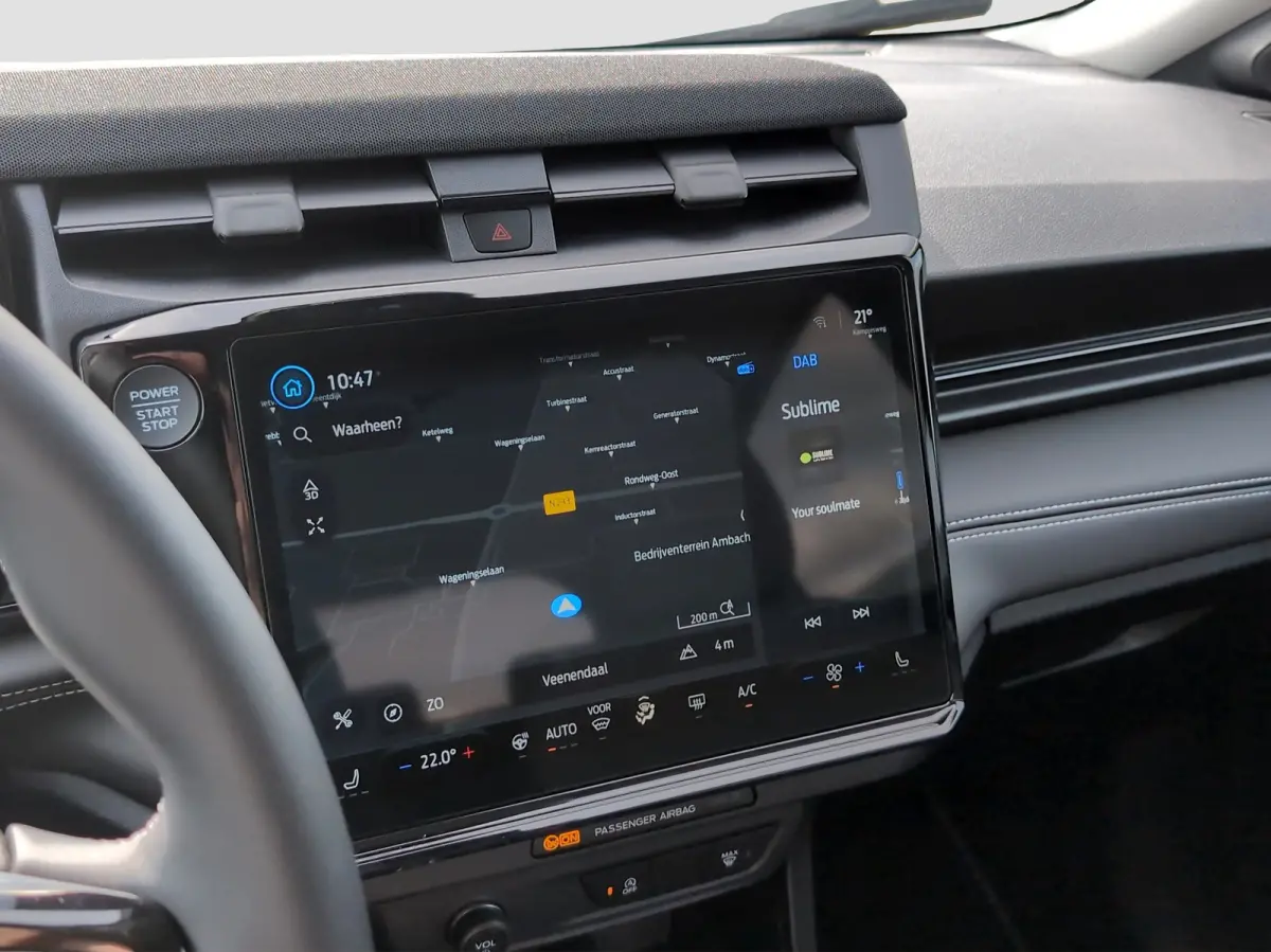 Titanium | WINTER PAKKET | ELEKTRISCHE ACHTERKLEP | CAMERA | DRAADLOZE CARPLAY | Achteruitrijcamera | Apple Carplay/Android Auto | Comfort-pakket