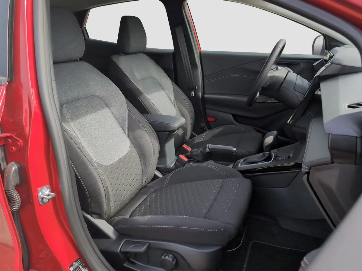 Titanium | WINTER PAKKET | ELEKTRISCHE ACHTERKLEP | CAMERA | DRAADLOZE CARPLAY | Achteruitrijcamera | Apple Carplay/Android Auto | Comfort-pakket