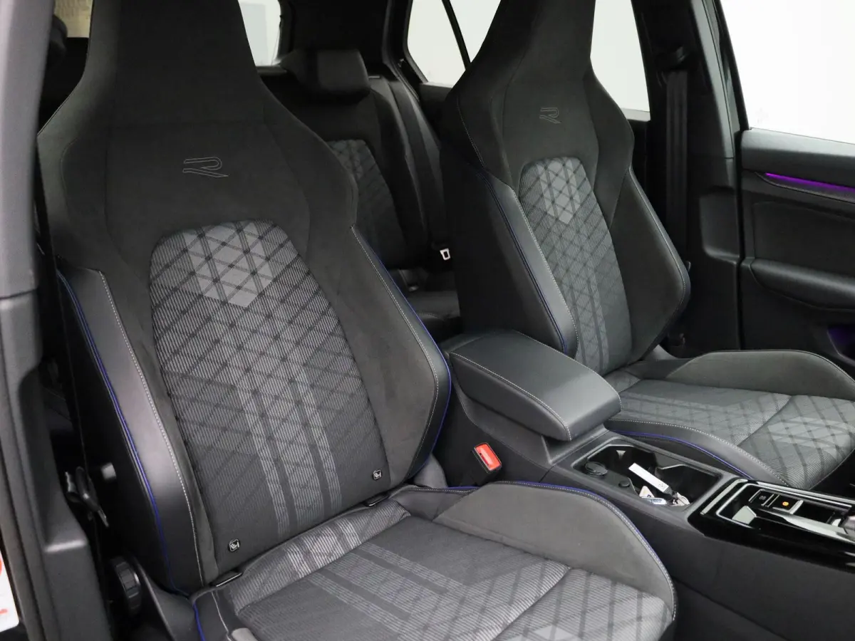 1.5 eTSI R-Line 150 PK | Automaat | Climate Control | Stoelverwarming | Stuurverwarming | Adaptive Cruise Control | Lane Assist | Achteruitrijcamera | All Season banden |