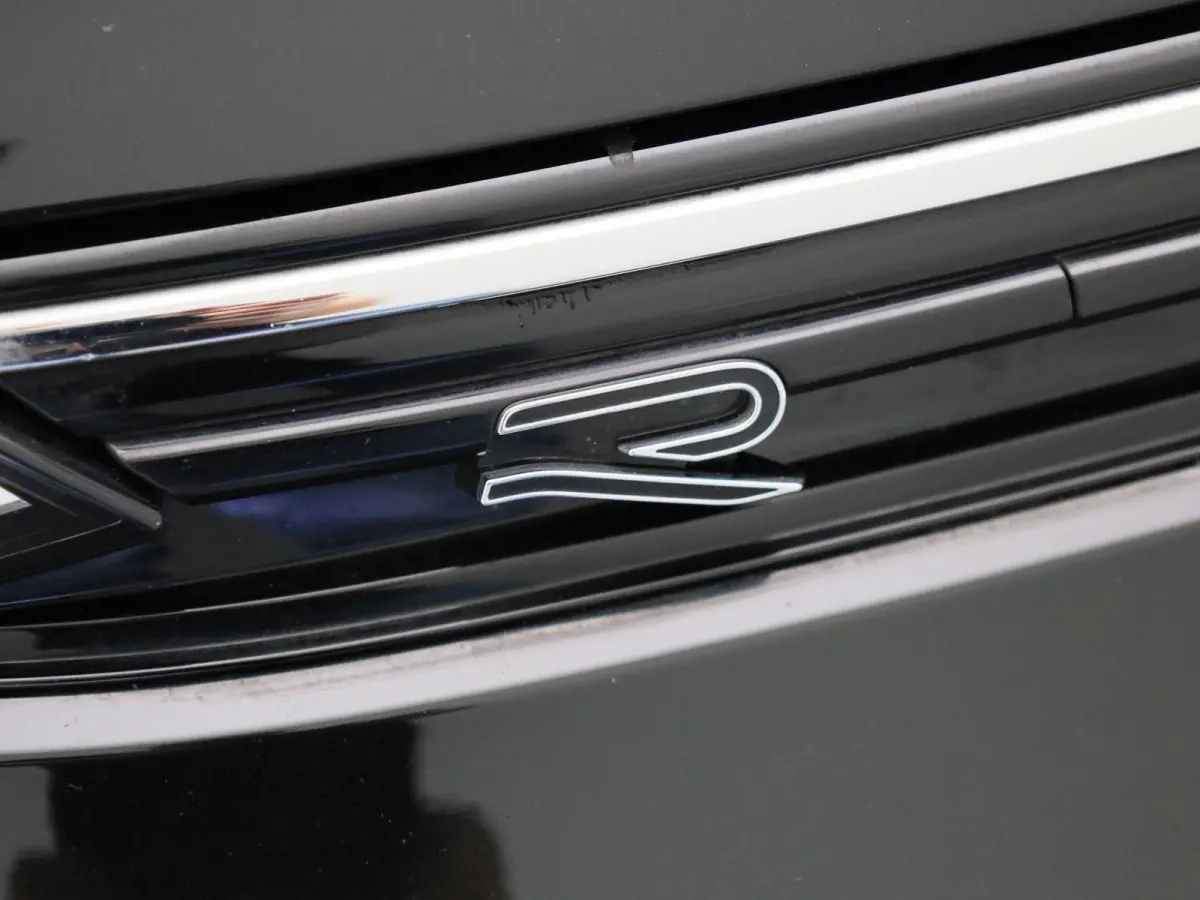 1.5 eTSI R-Line 150 PK | Automaat | Climate Control | Stoelverwarming | Stuurverwarming | Adaptive Cruise Control | Lane Assist | Achteruitrijcamera | All Season banden |