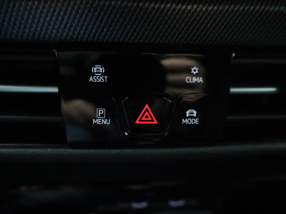 1.5 eTSI R-Line 150 PK | Automaat | Climate Control | Stoelverwarming | Stuurverwarming | Adaptive Cruise Control | Lane Assist | Achteruitrijcamera | All Season banden |