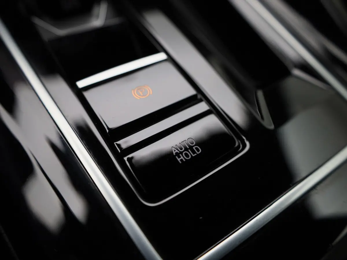 1.5 eTSI R-Line 150 PK | Automaat | Climate Control | Stoelverwarming | Stuurverwarming | Adaptive Cruise Control | Lane Assist | Achteruitrijcamera | All Season banden |