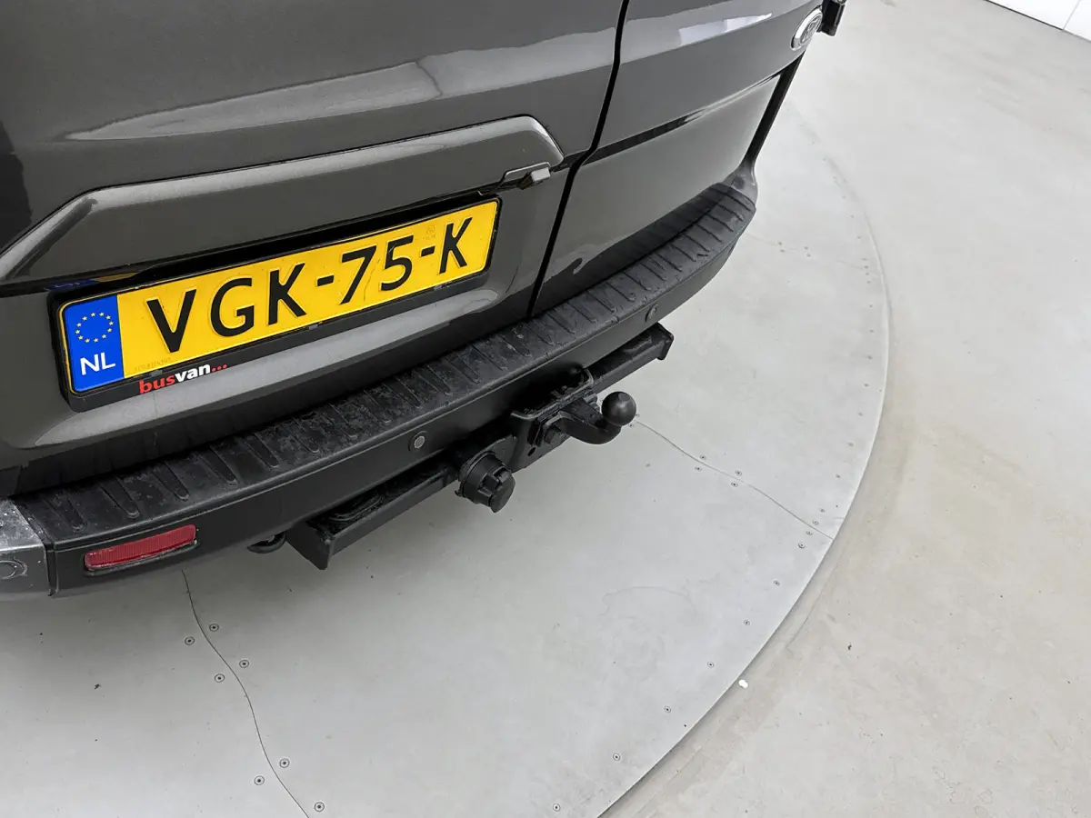 300 2.0 TDCI L2H1 Limited DC 170pk Navigatie Leder Dubbele cabine Trekhaak Camera