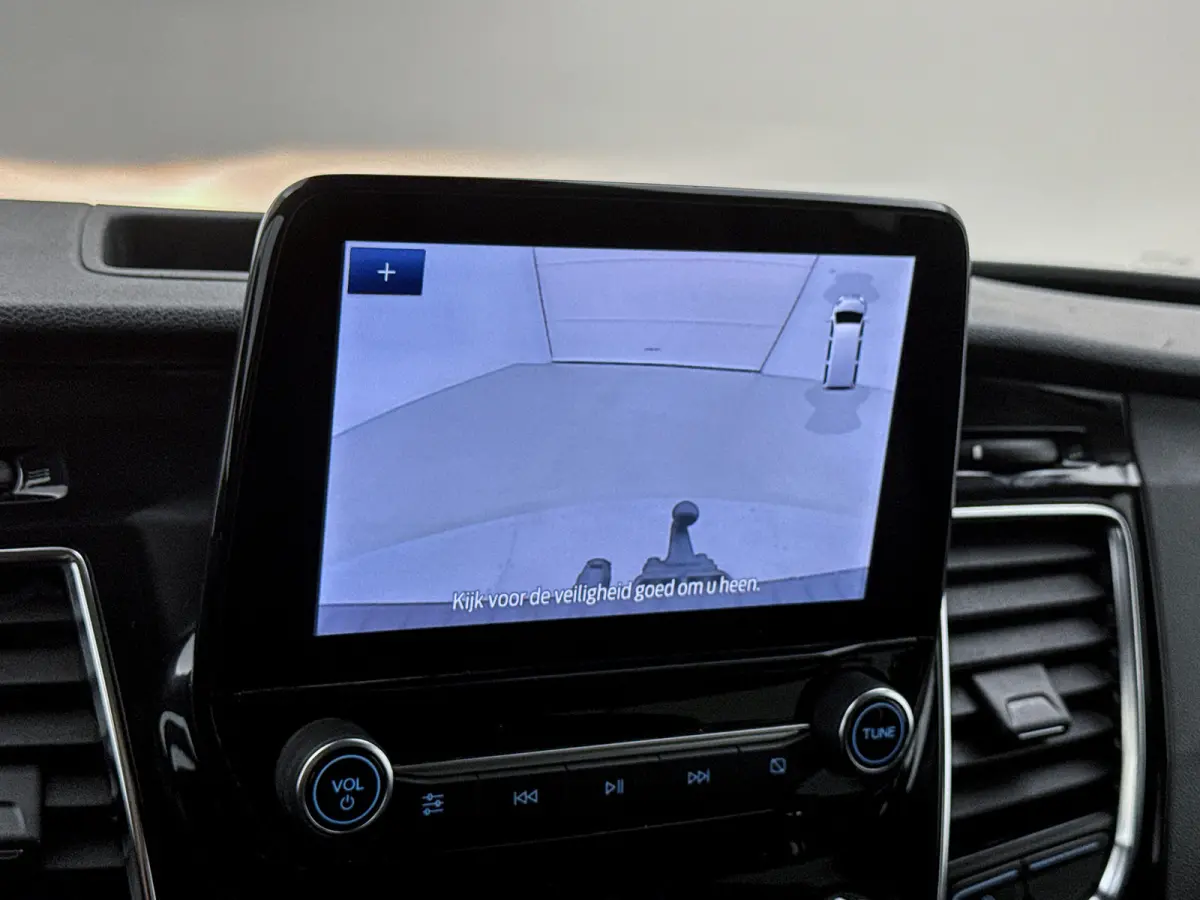 300 2.0 TDCI L2H1 Limited DC 170pk Navigatie Leder Dubbele cabine Trekhaak Camera
