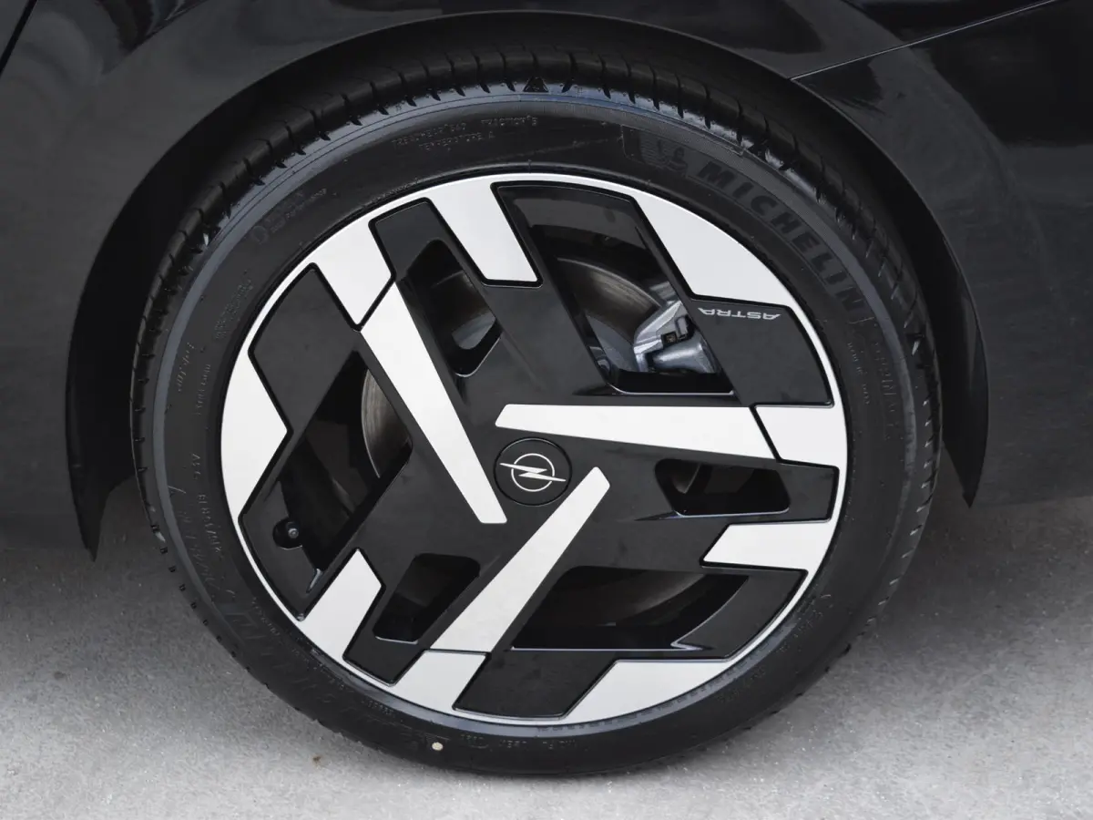58 kWh Business Edition | AGR COMFORTSTOELEN | CLIMATE CONTROL | NAVI PRO | ADAPTVE CRUISE CONTROL | 18" LM VELGEN |