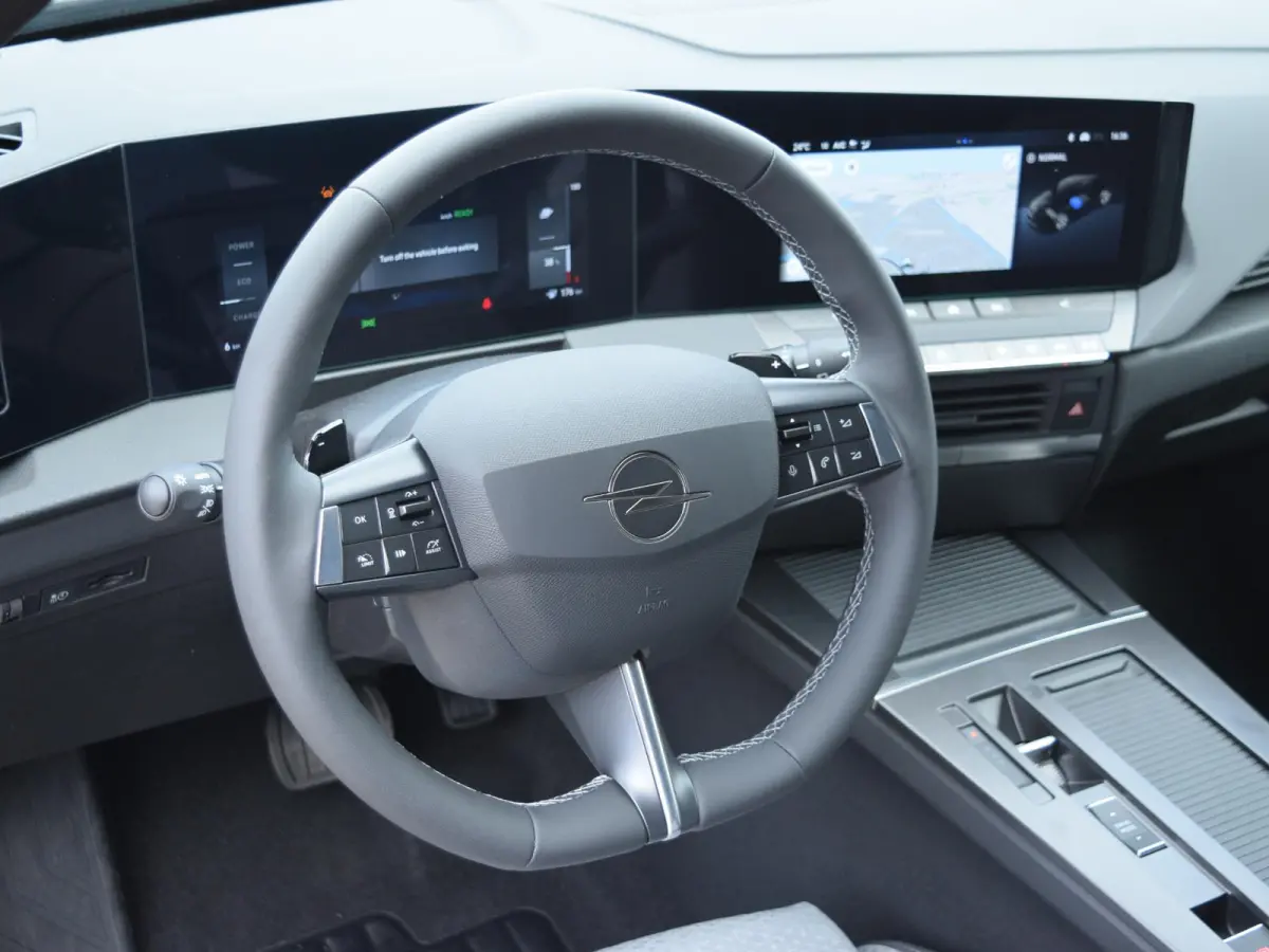 58 kWh Business Edition | AGR COMFORTSTOELEN | CLIMATE CONTROL | NAVI PRO | ADAPTVE CRUISE CONTROL | 18" LM VELGEN |